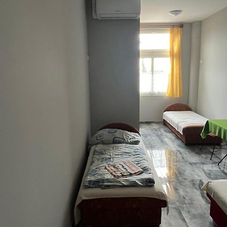 Lilla Motel Hegyeshalom Kültér fotó