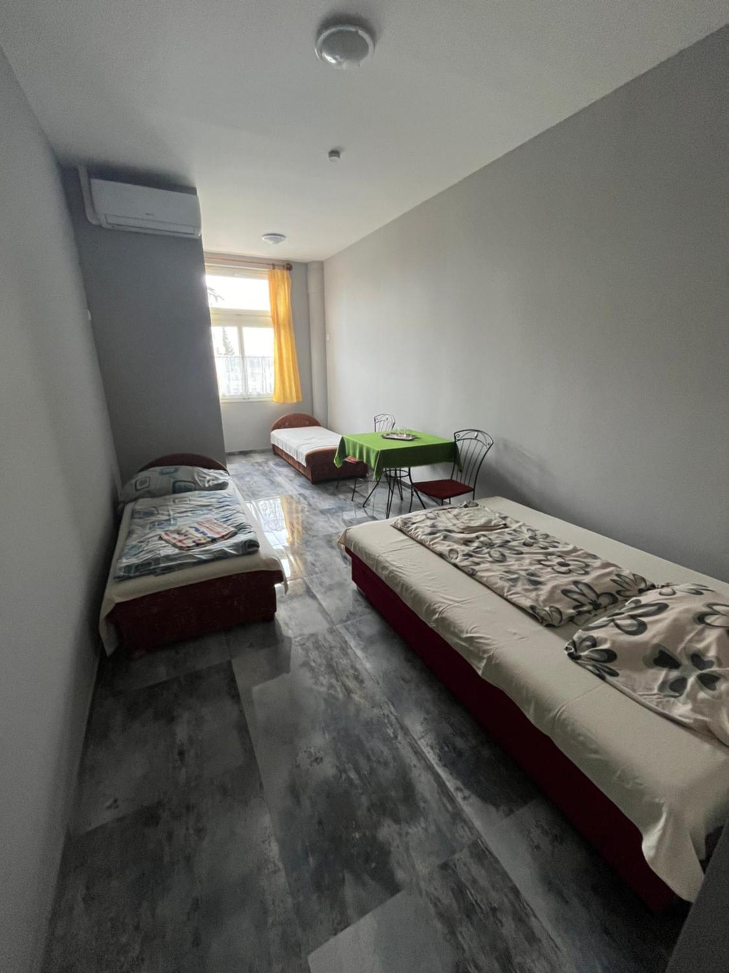 Lilla Motel Hegyeshalom Kültér fotó